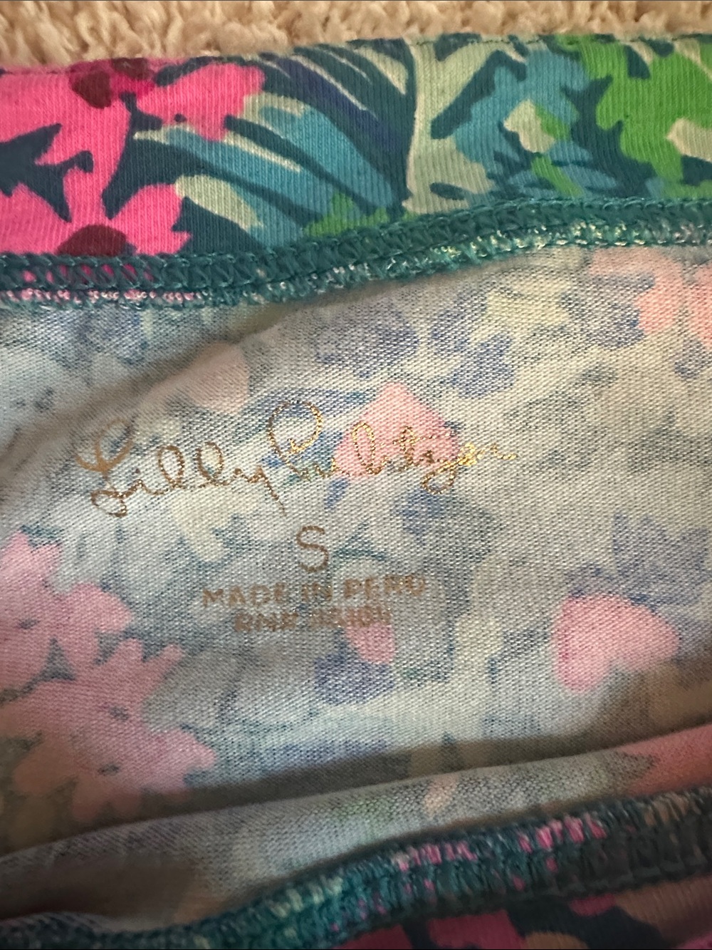 Lilly Pulitzer Small long sleeve floral top. EUC, soft with gold buttons - Picture 2 of 5